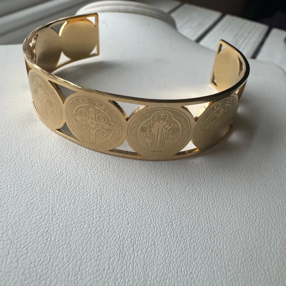 Chic Gold Coin Cuff Bracelet - Picture 10 of 14